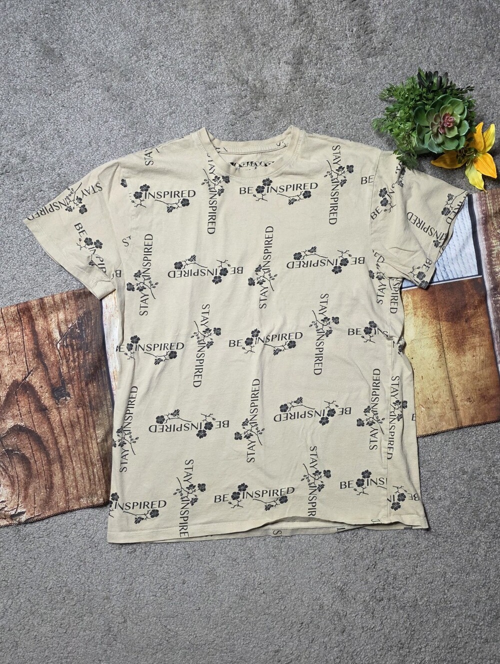 Knickerbocker Be Inspired Stay Inspired Motivational T-Shirt Tan Men's Size M